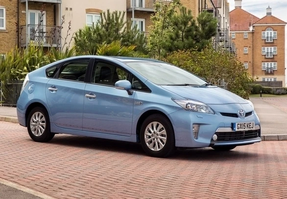 2015 TOYOTA PRIUS PLUG-IN HYBRID PROBLEME